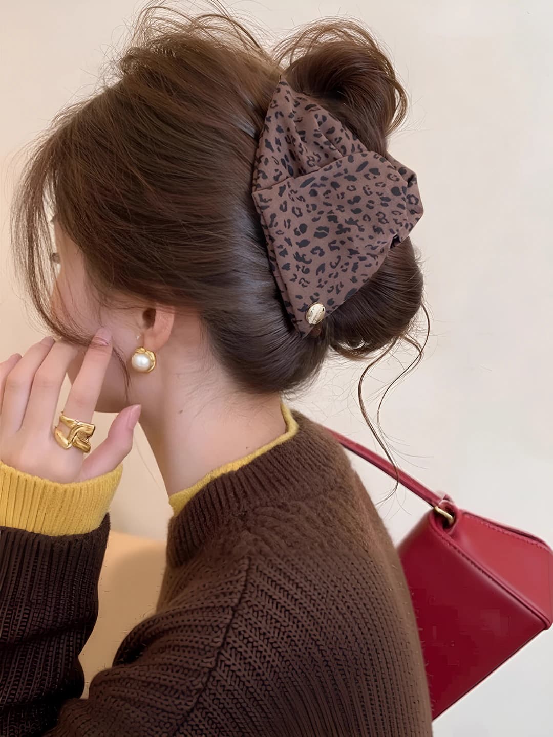 Shokolad jigarrang leopard etak oltin belgich qisqich