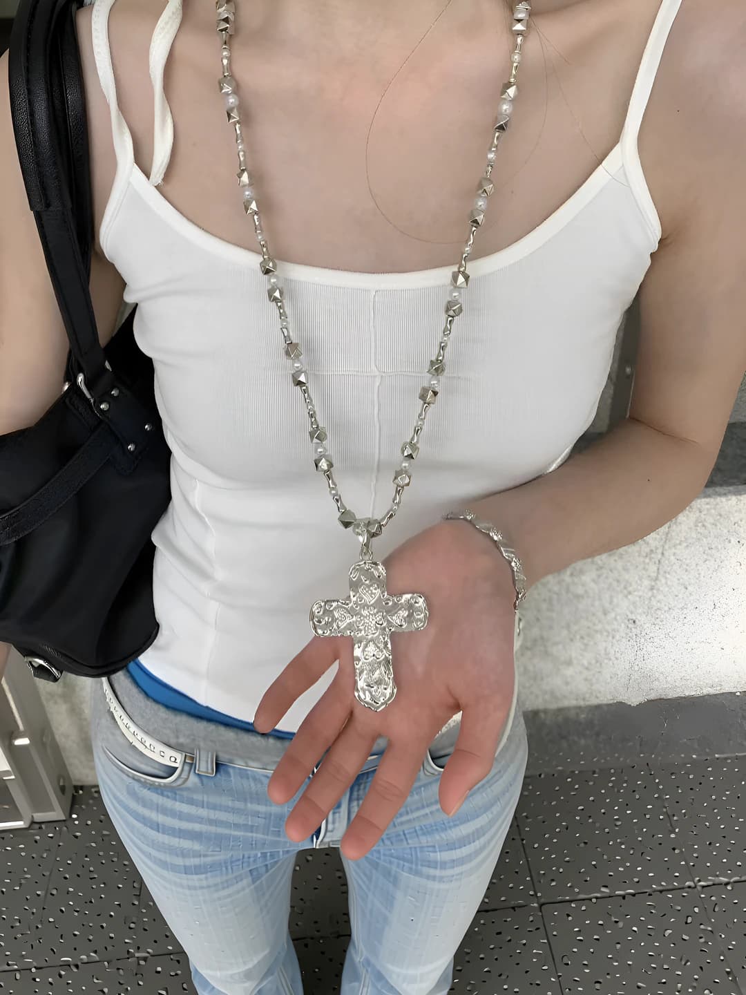 Women's long gothic cross pendant necklace, Y2K subculture, imitation pearl, sweatshirt chain accessory
