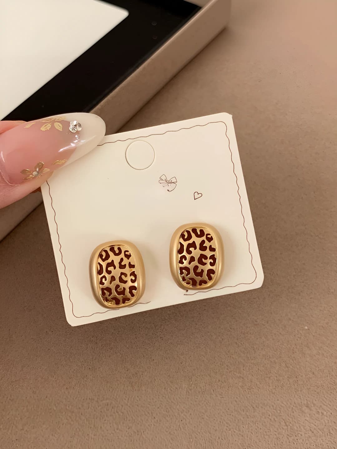 BWW16 Gold leopard ellipse studs