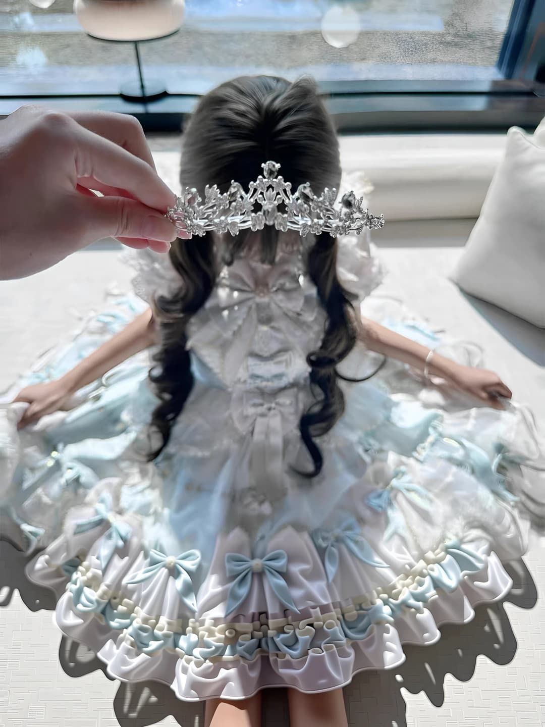 Floral, sparkling diamond crown