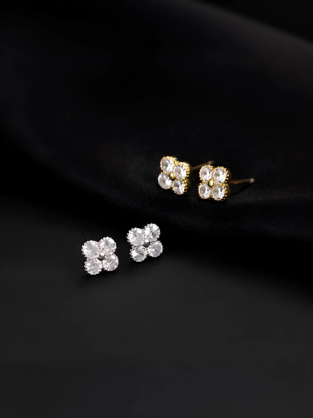 Women's spring cubic zirconia four-leaf clover stud earrings, simple style