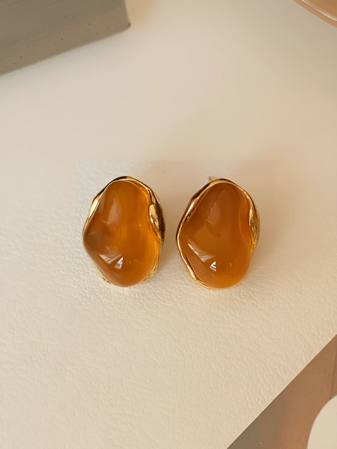 01 French irregular amber studs