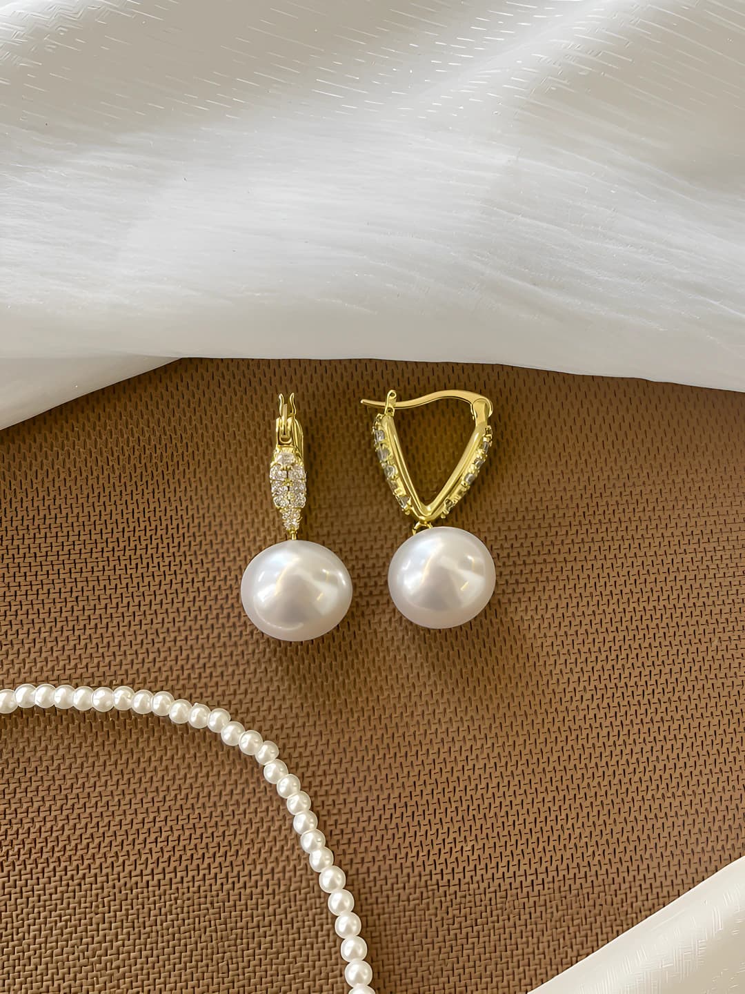 Openwork diamond heart pearl clip earrings