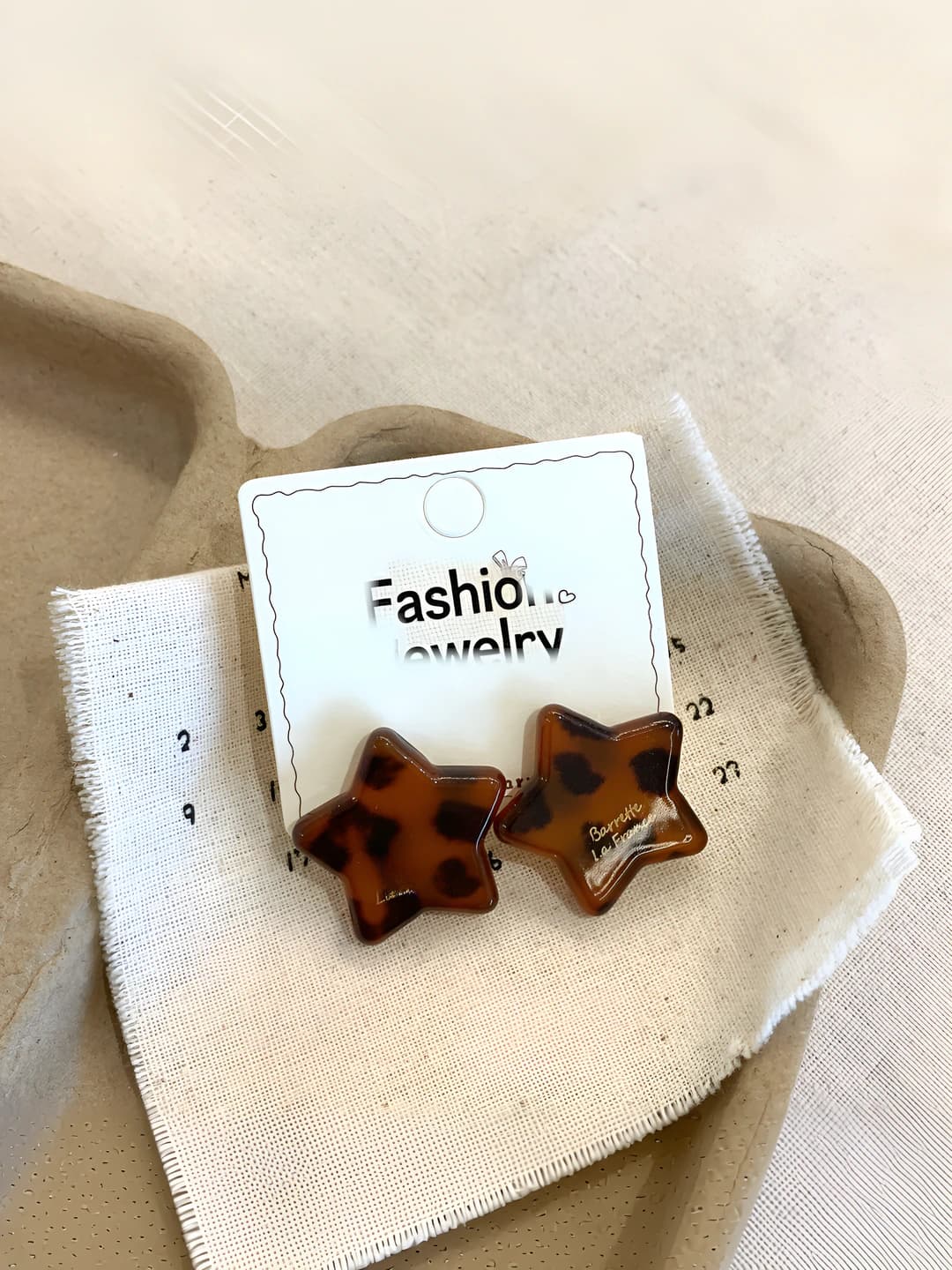 BWW10 Leopard star studs