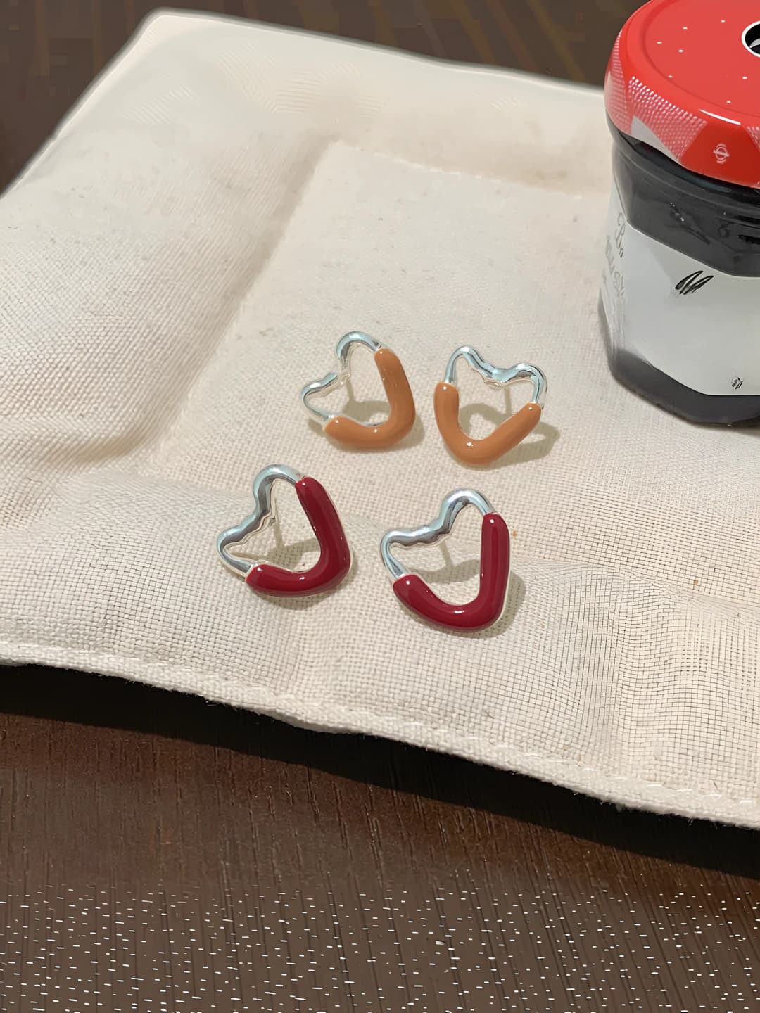 Women's heart-shaped enamel stud earrings, 925 silver post, simple and sweet design for autumn-winter