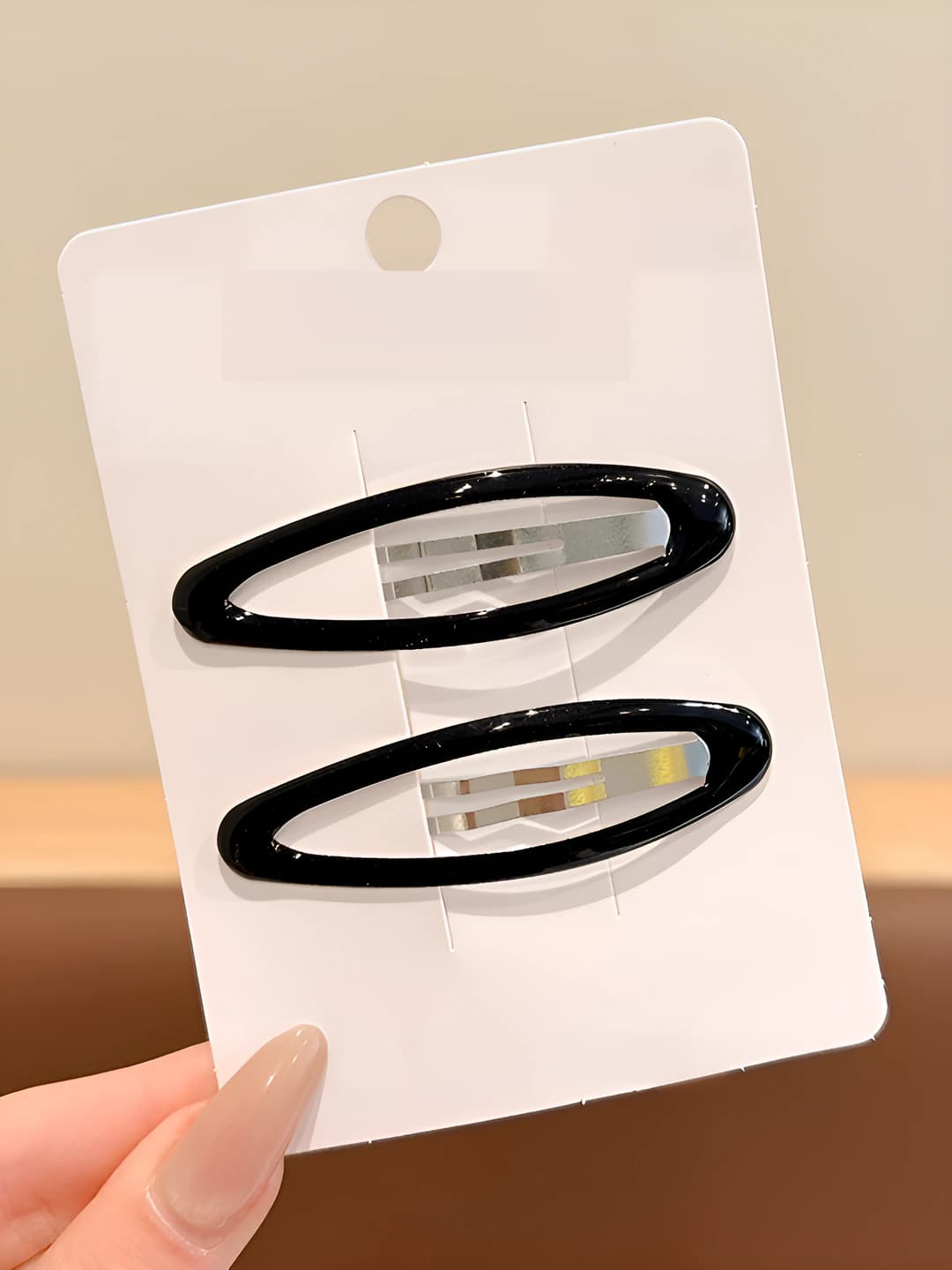 Black, 6.7 cm