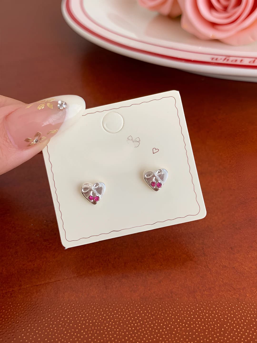 Сердечко бантик серьги-гвоздики