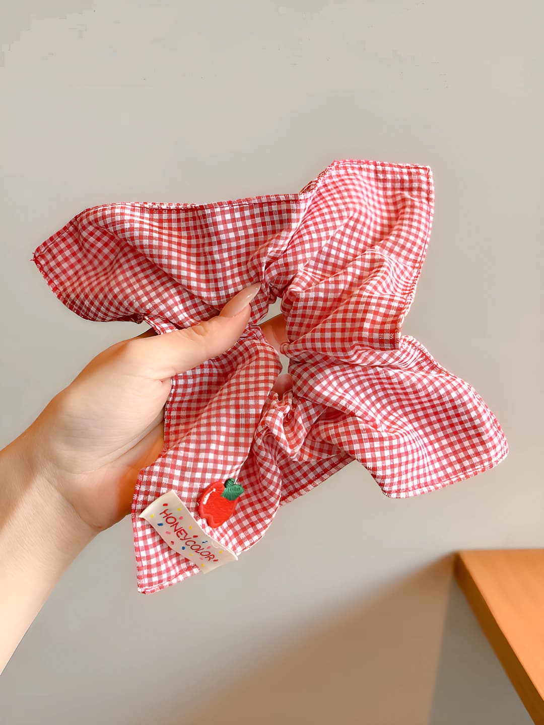 1# Qizil katak kvadrat soch to'plami 21*22 sm