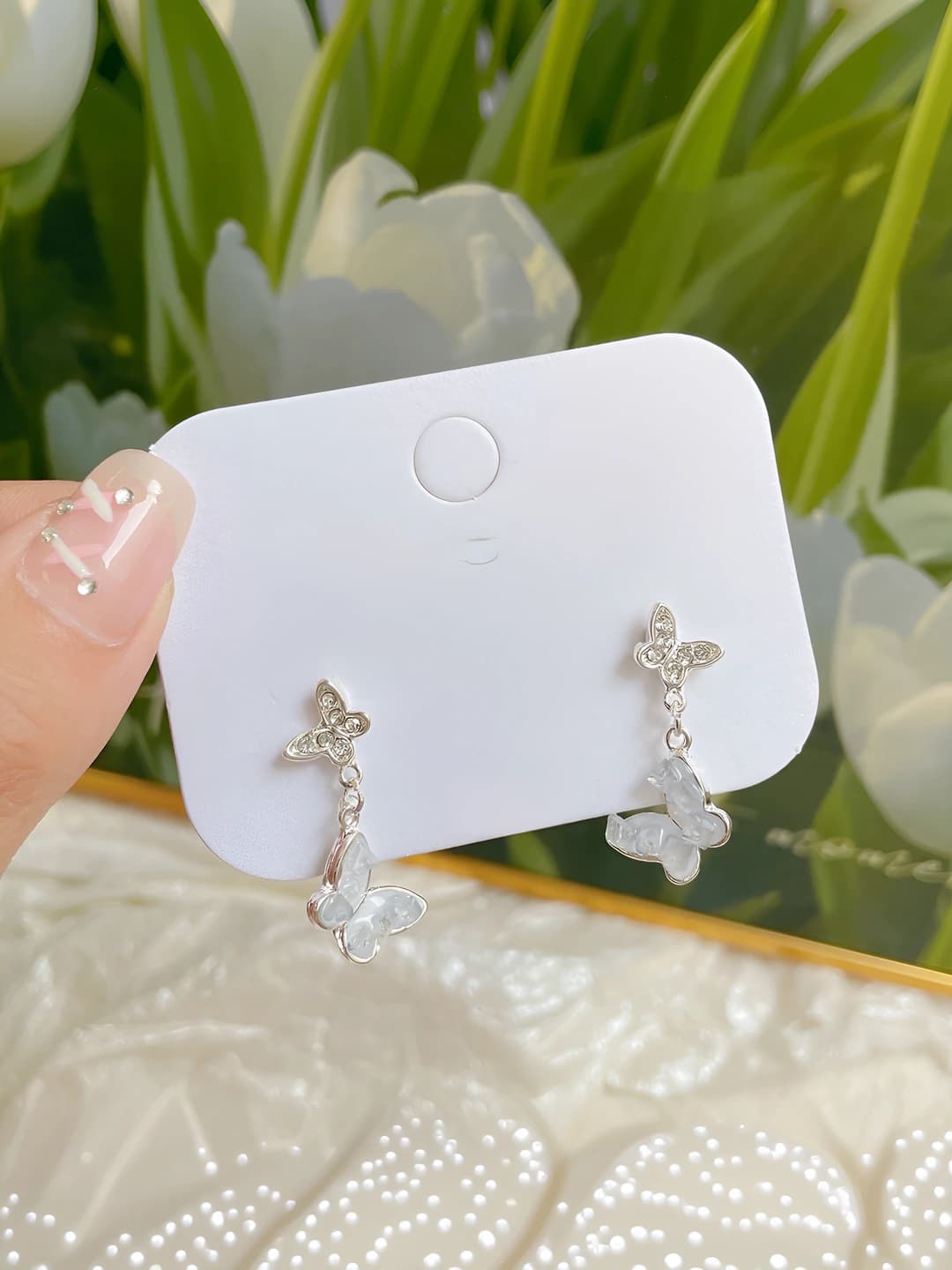 Double butterfly crystal