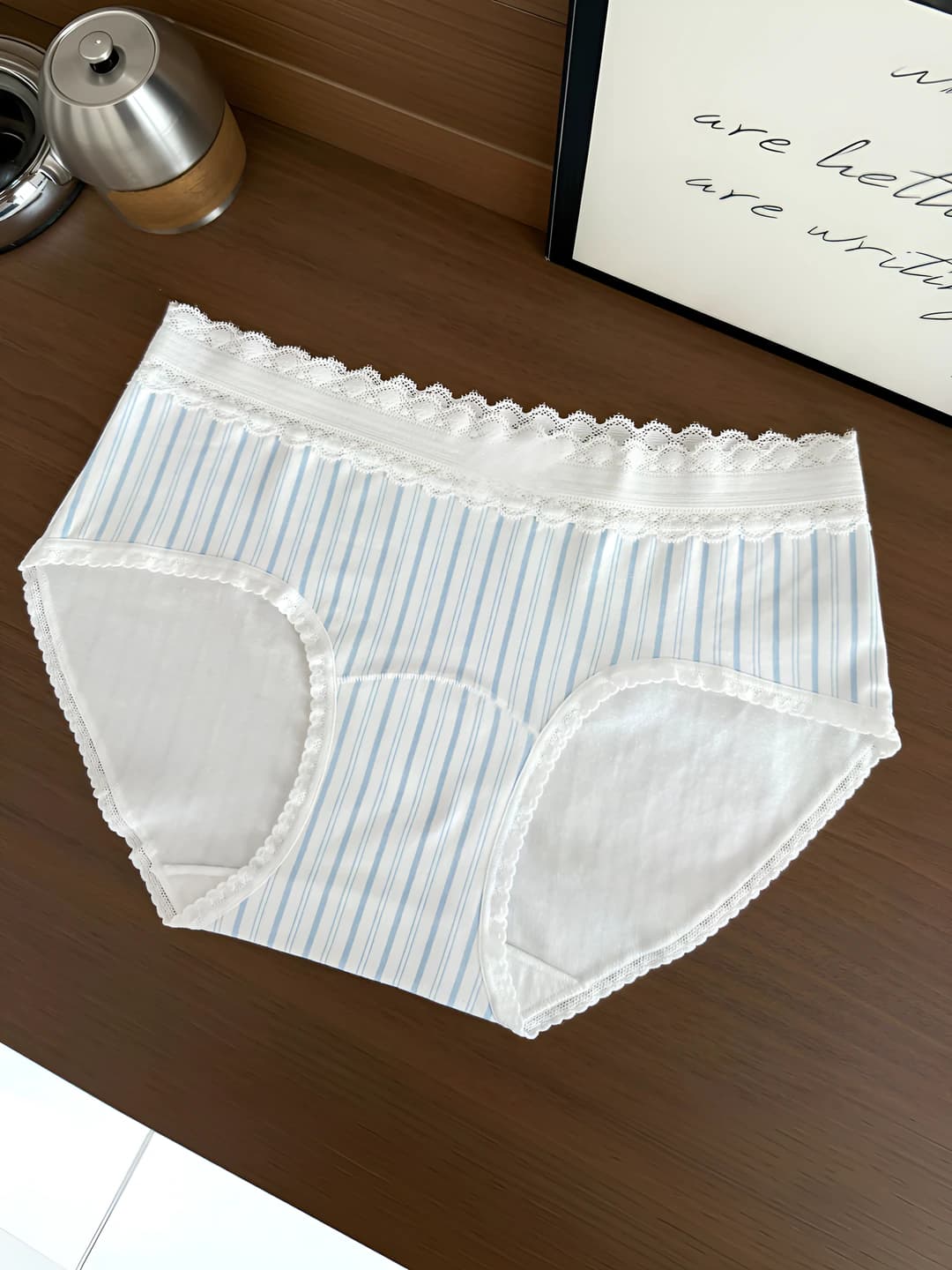 Natural white light blue stripe