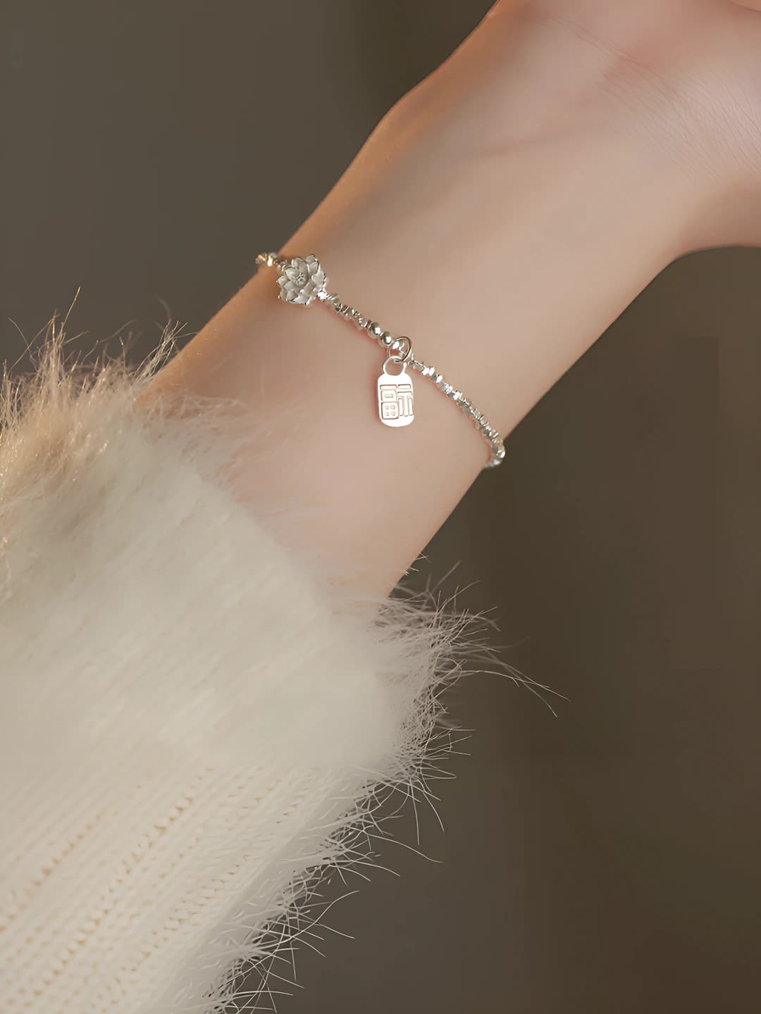 White gold, silver-luck