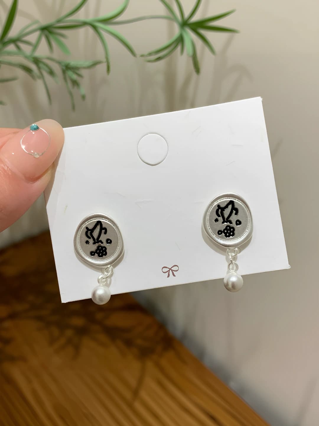 Silver hand-painted flower [Brushed]