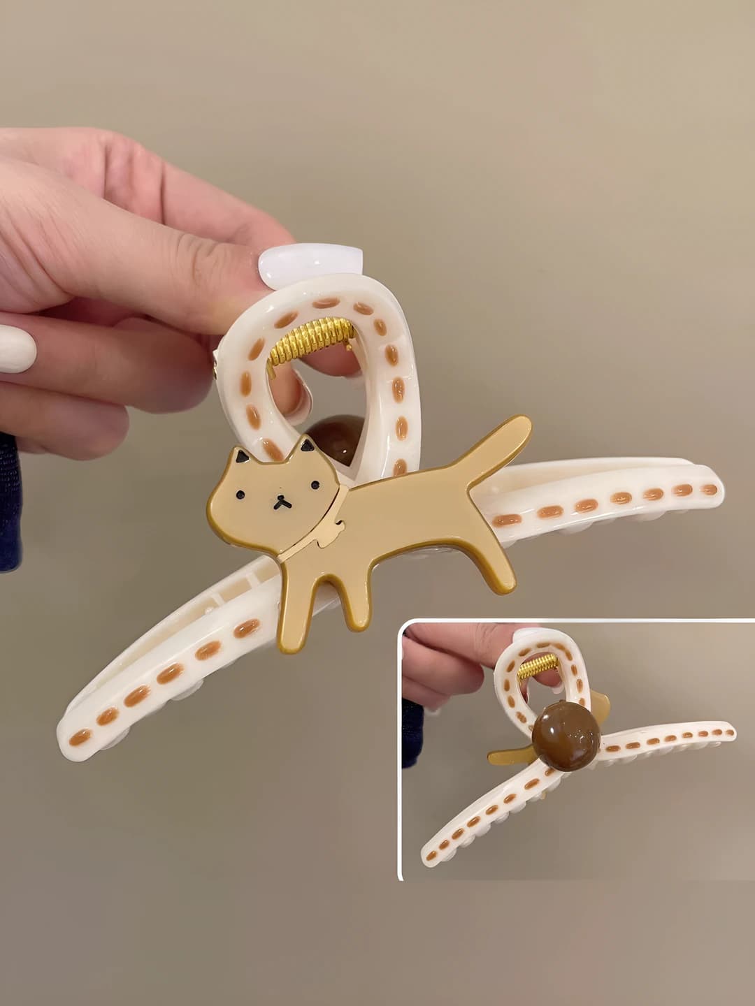 Кофейный кот, белый зажим