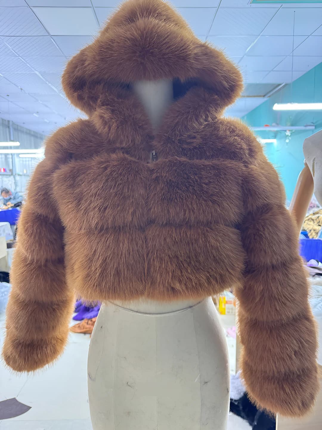 Коричневый