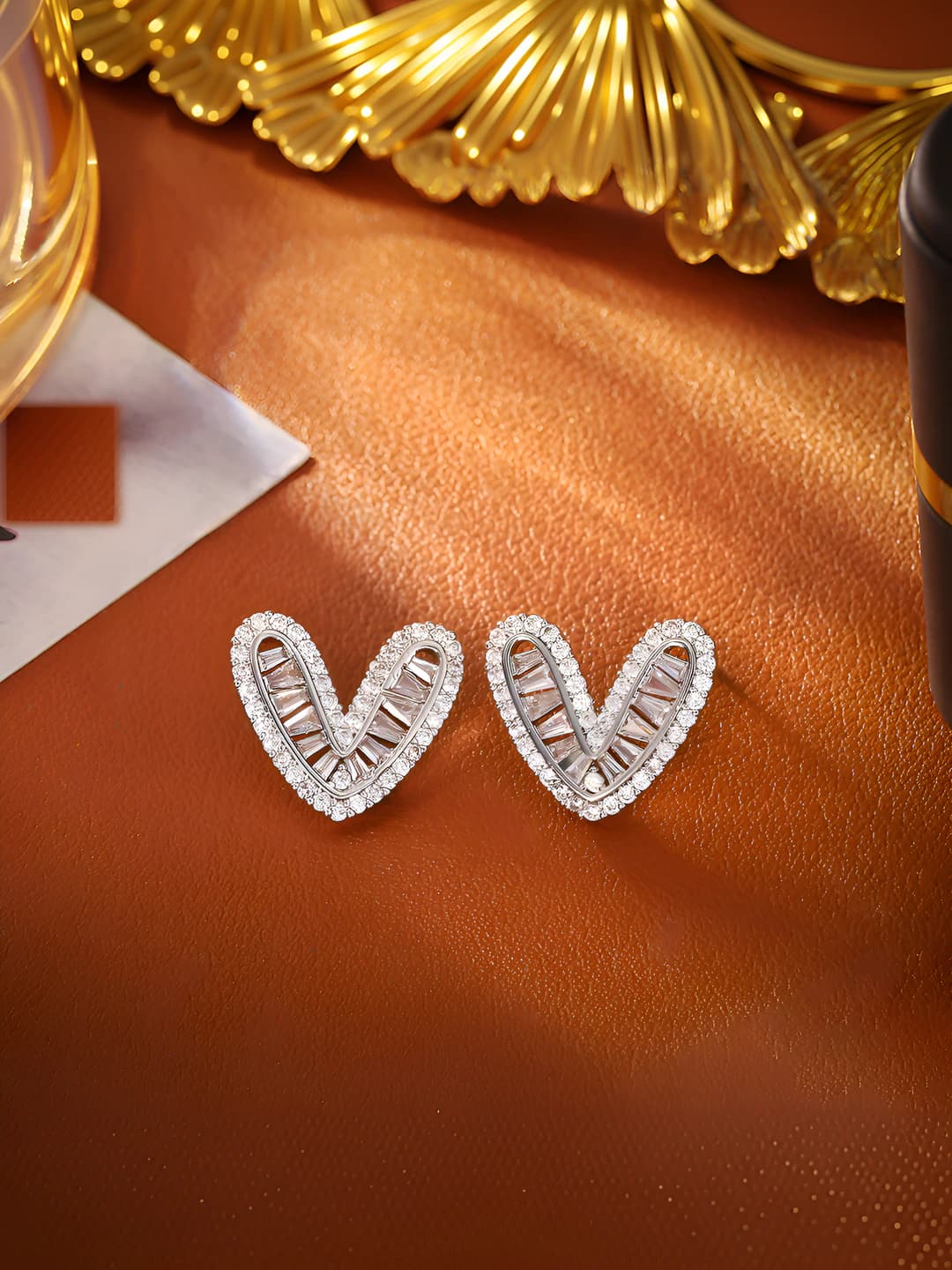 Silver heart zircon studs (S925)
