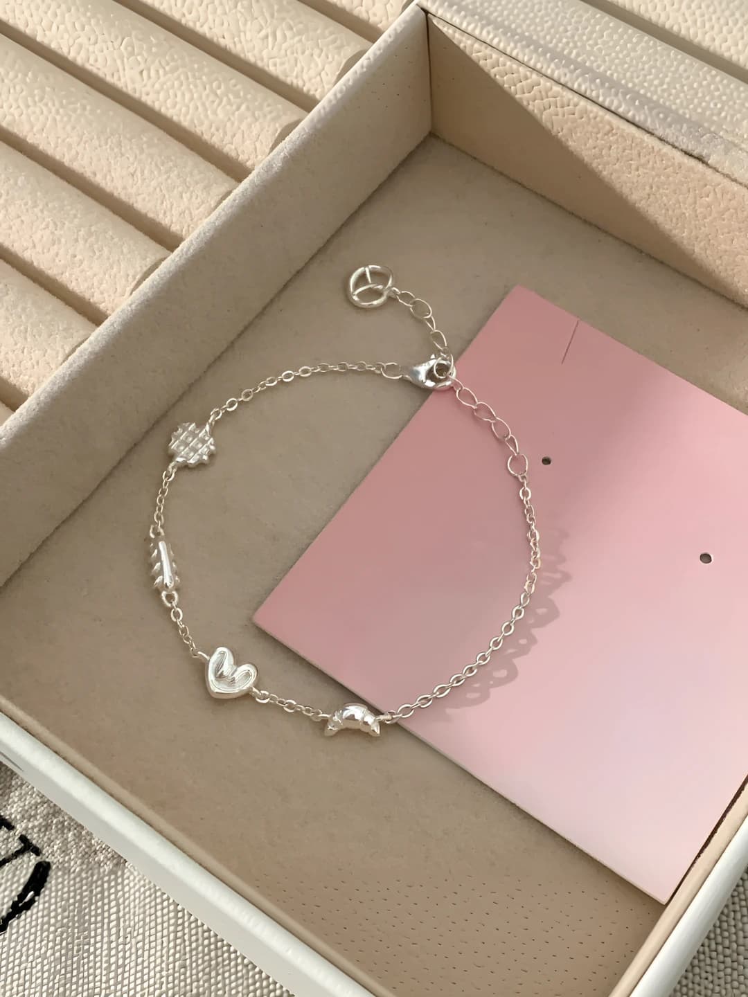 Bread shape bracelet