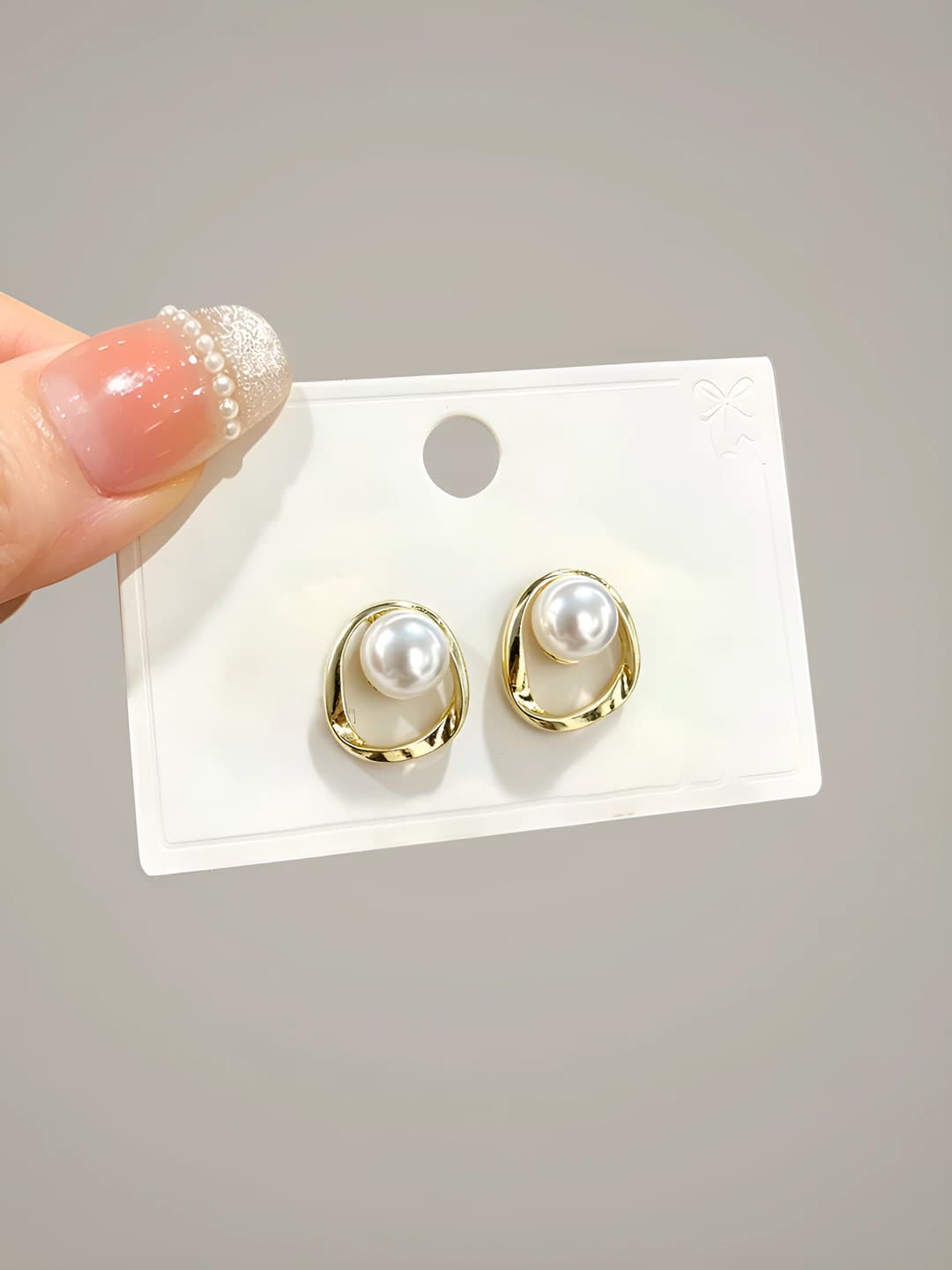 925 silver, pearl rimmed studs
