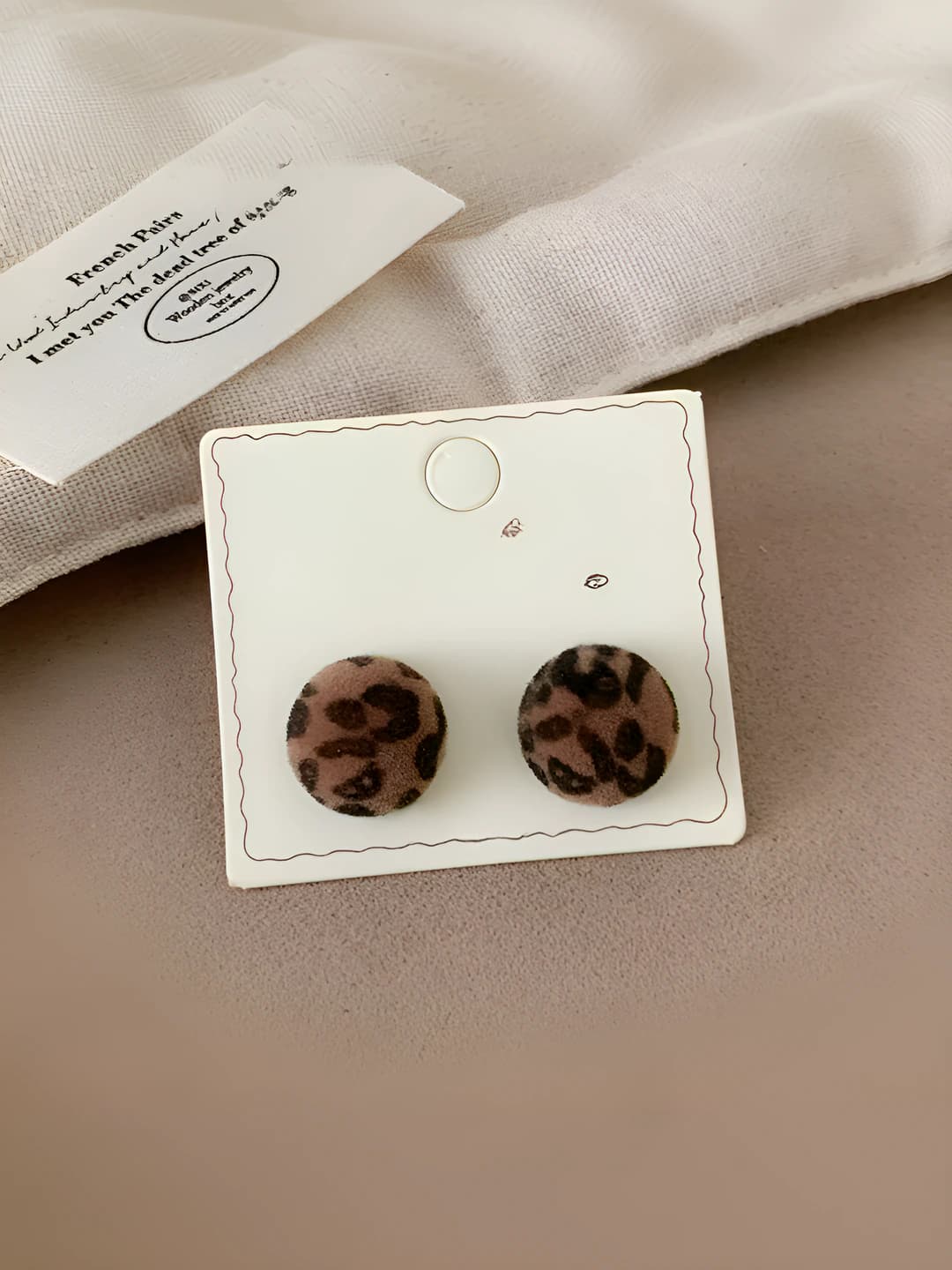 Leopard yarim doira