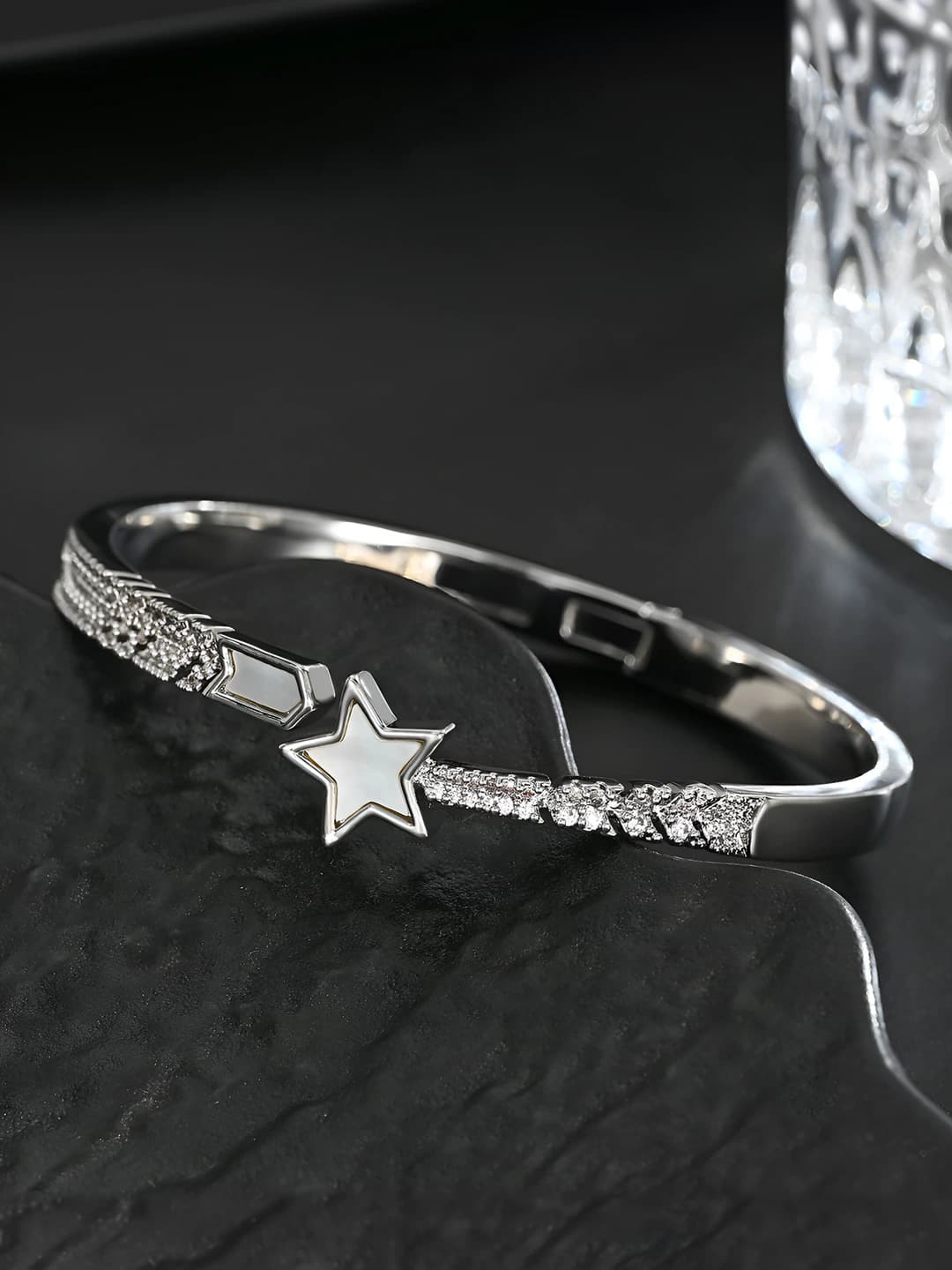 Серебряный SZ60210