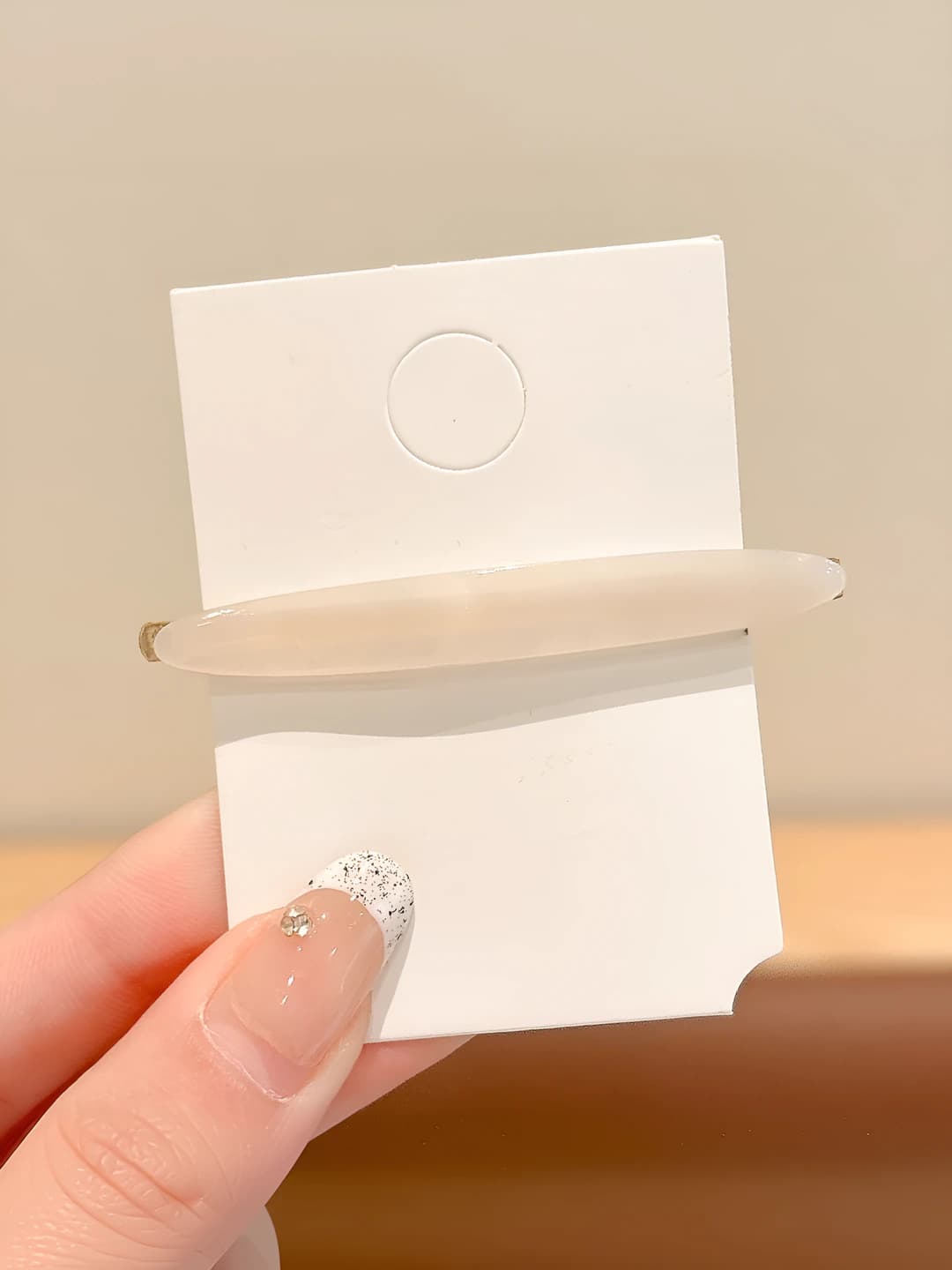 1# Colour-white, ~6.5 cm