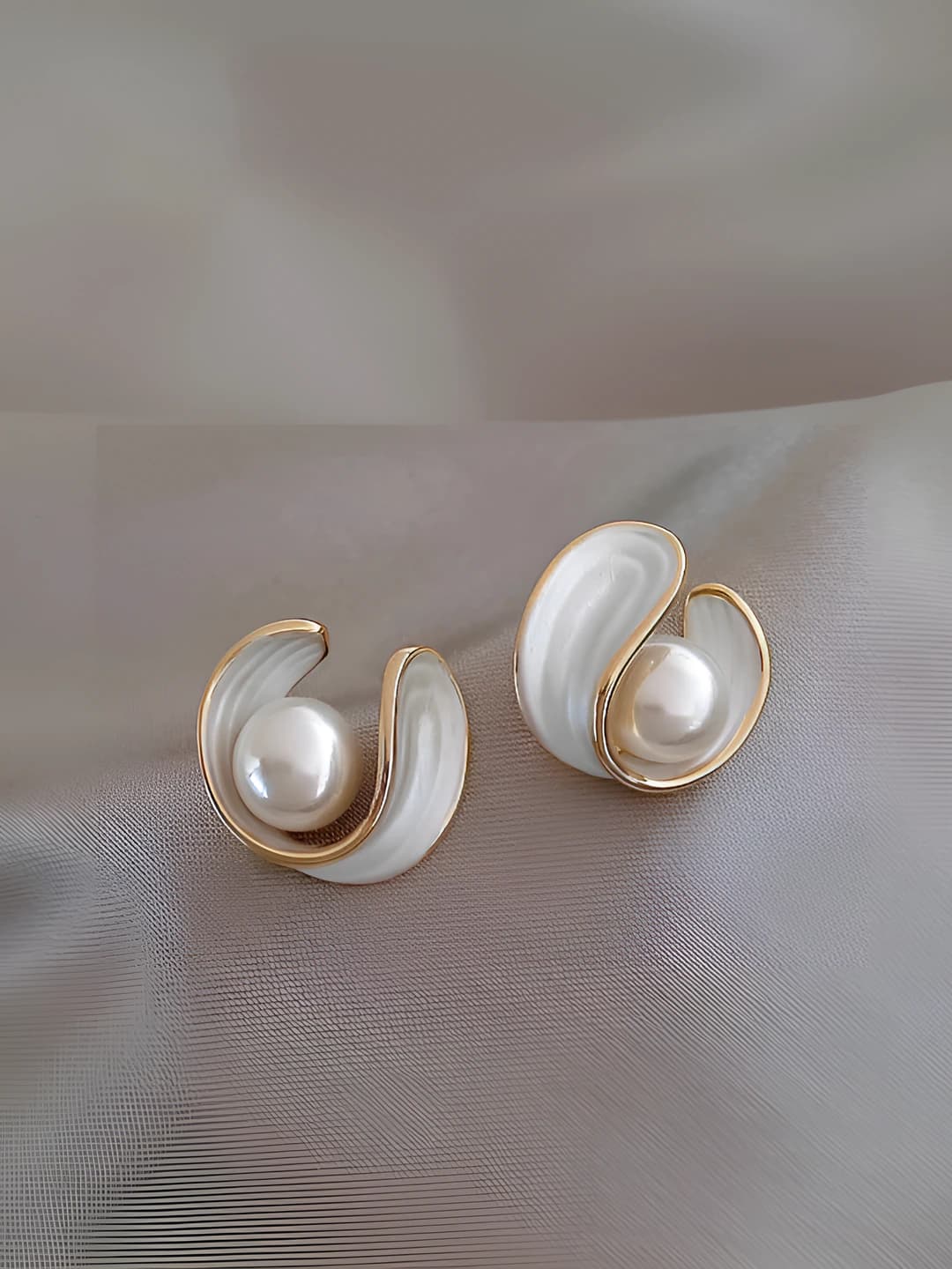Gold drop pearl
