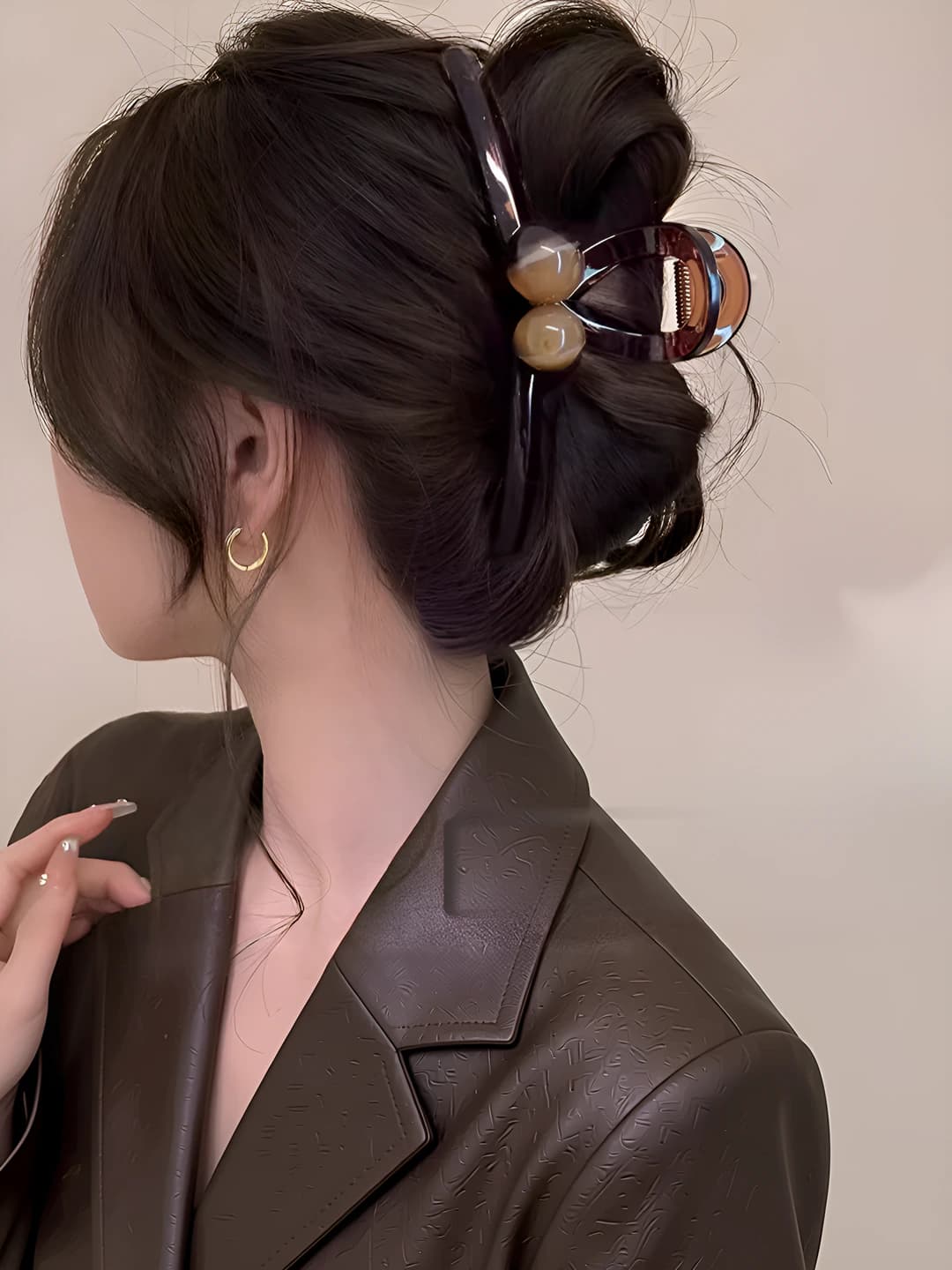 8# Amber glossy pearl clip 15cm