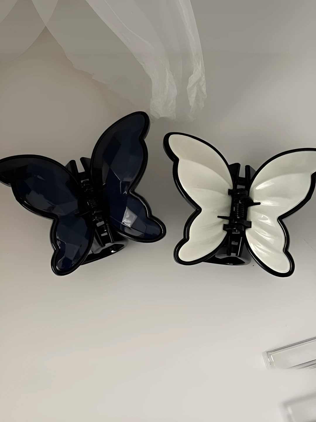 Women's retro french acrylic butterfly hair claw clip