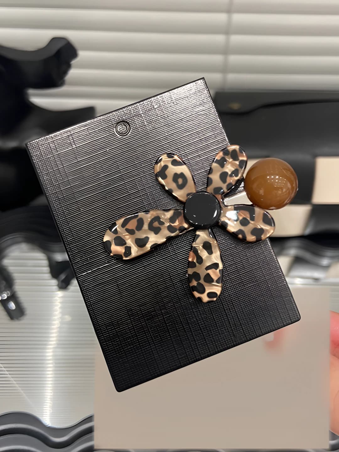 1# Leopard flower clip 1 pc ~6.5 cm
