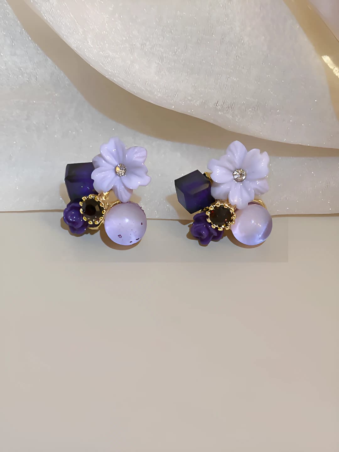 29# Silver pin - Purple - Flowers