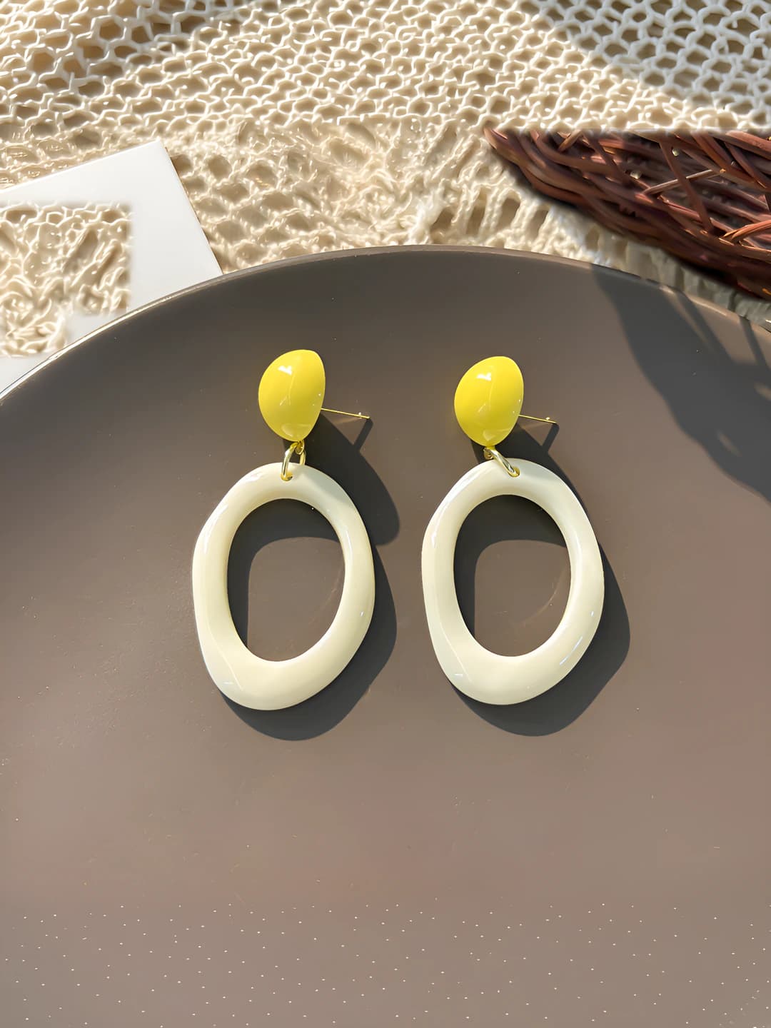 Beige irregular cone stud earrings - 925 silver