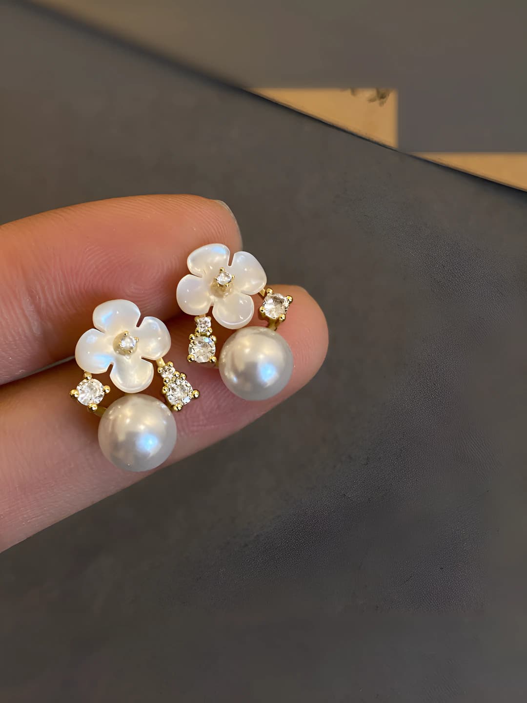 14# Silver post - Gold - Flowers