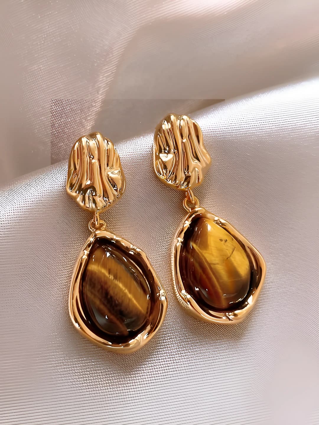 42-Melange tiger eye drop stud