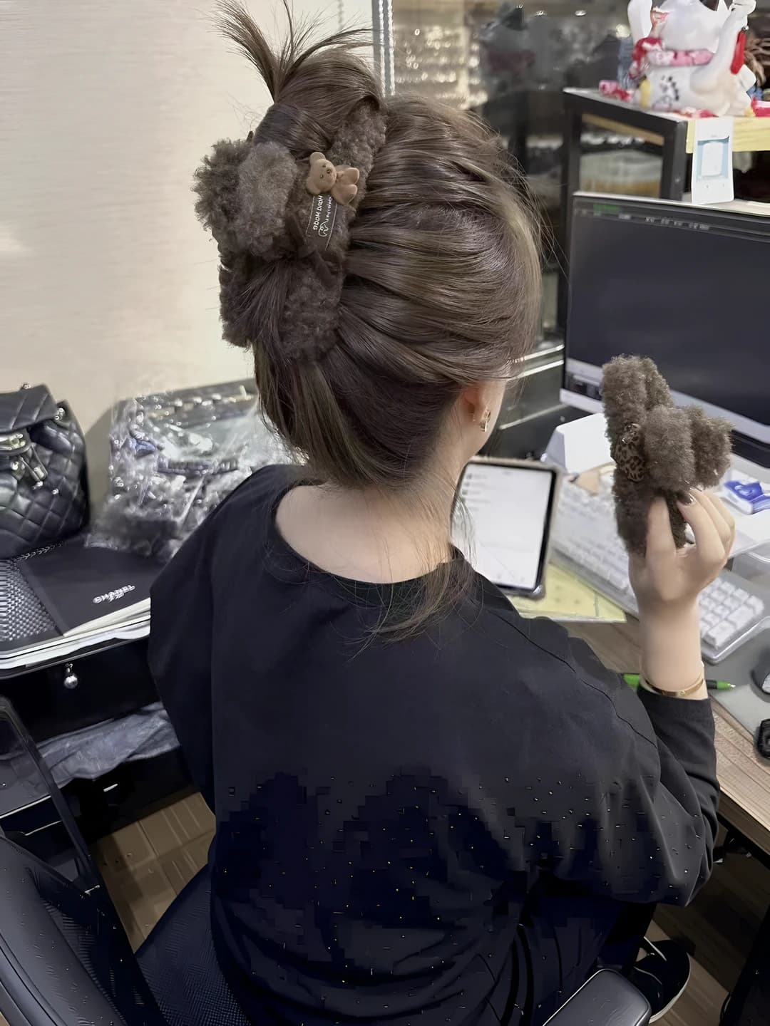 Women's handcrafted lamb fur hair clip for autumn-winter