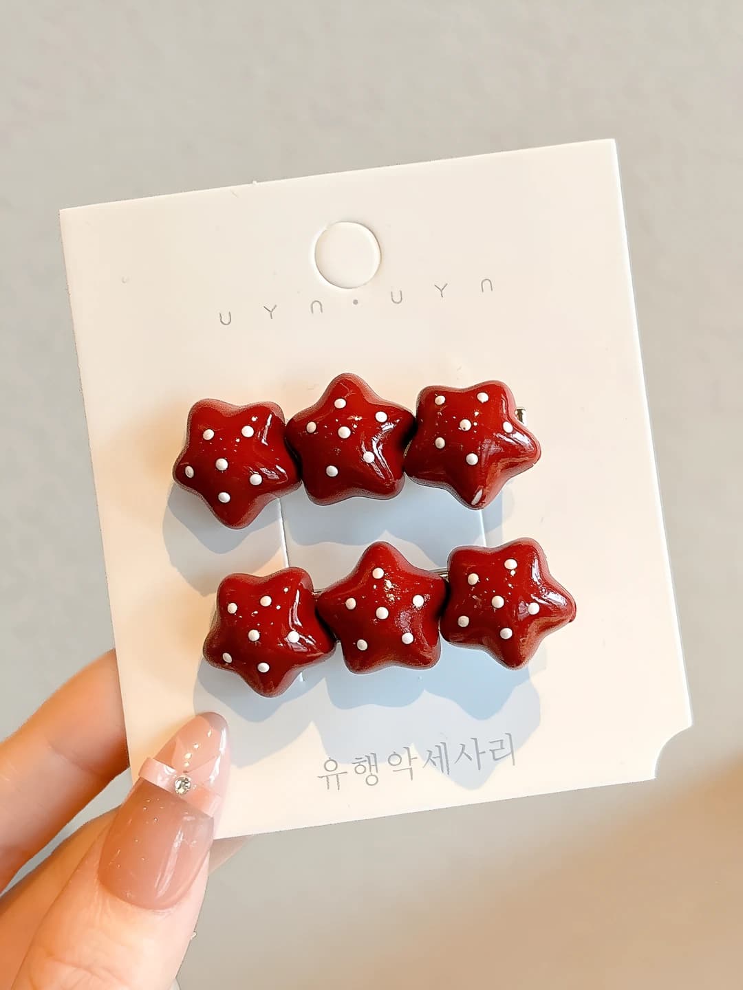 Wine red star 4.5 cm