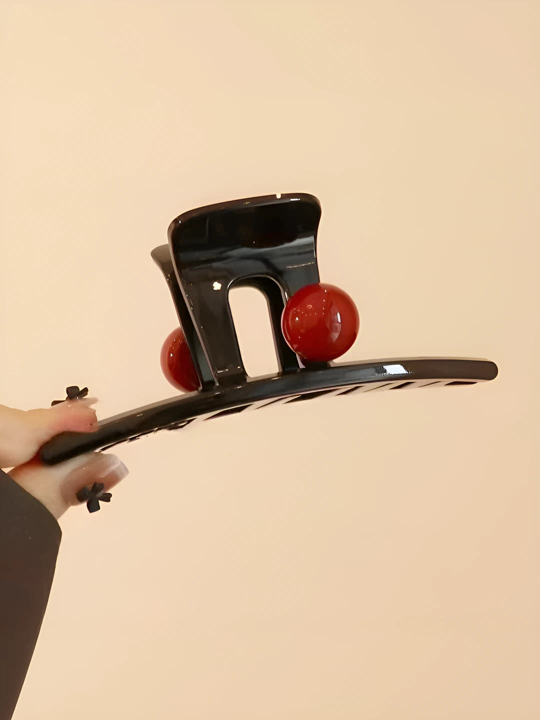 3# Glossy black clip (red pearl)