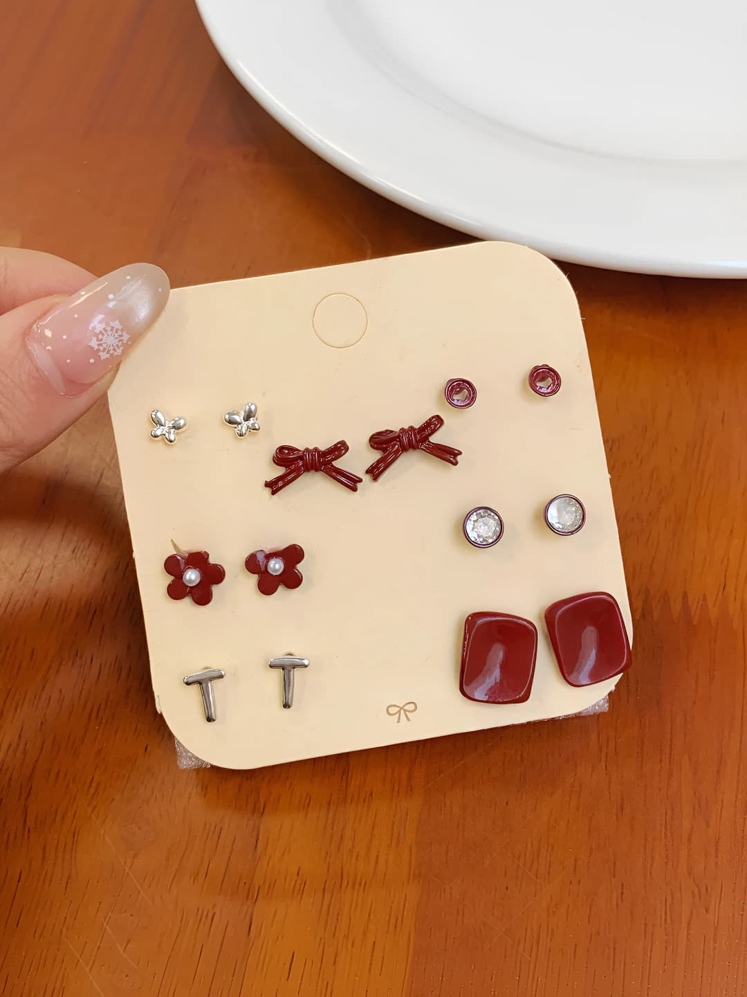 NEX10 White-red bow earrings set