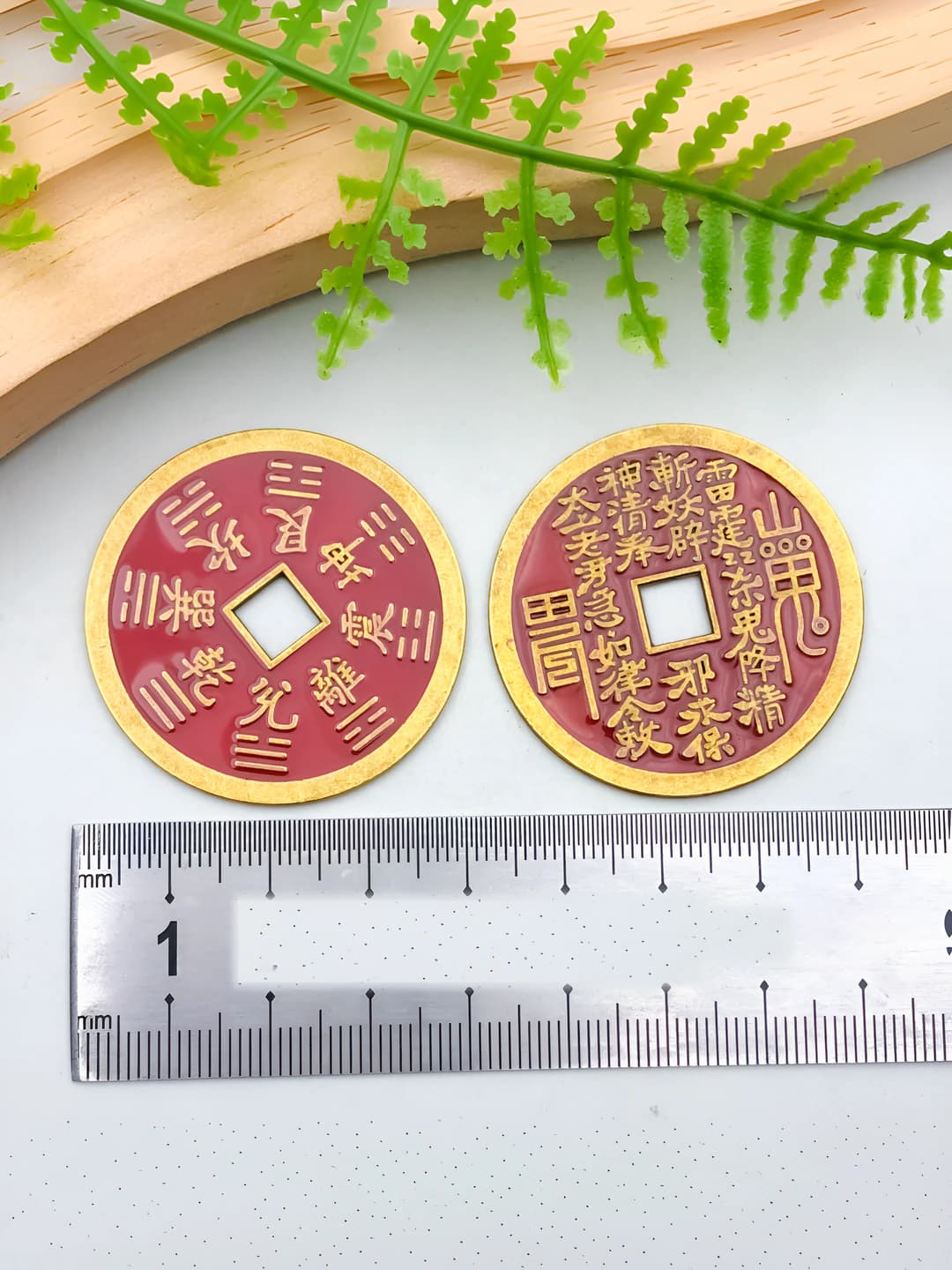 1 шт. Малый Красный Античный 25x25mm-3g-22851