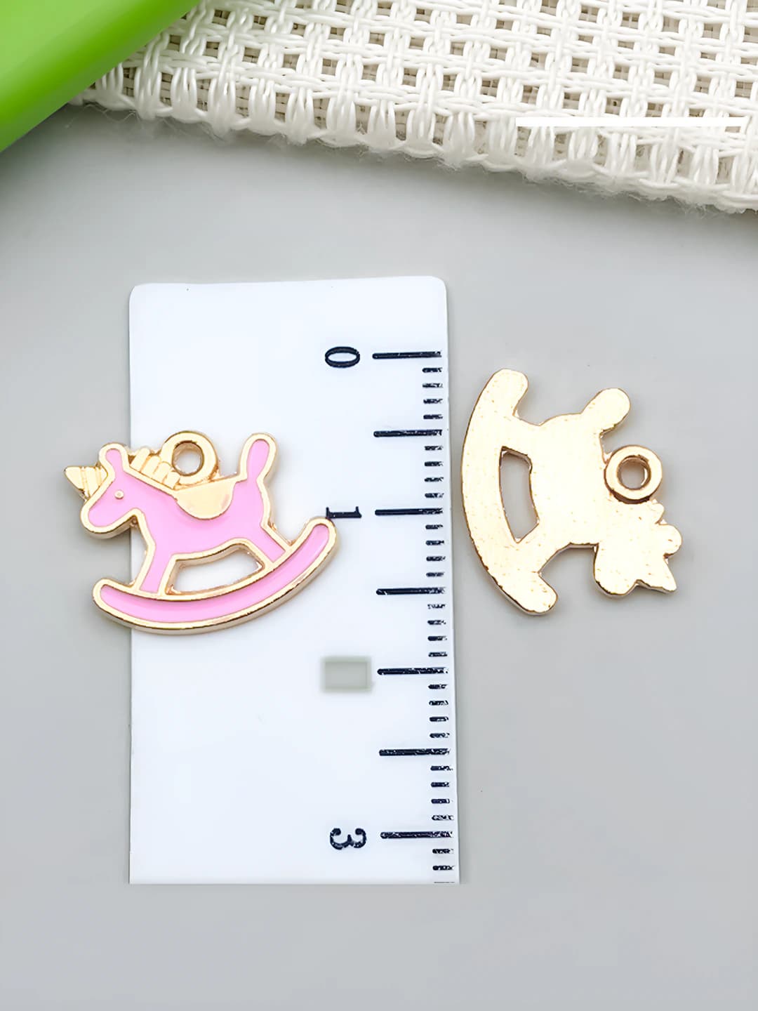 1 шт. розовый единорог 16x13mm-0.8g-11030