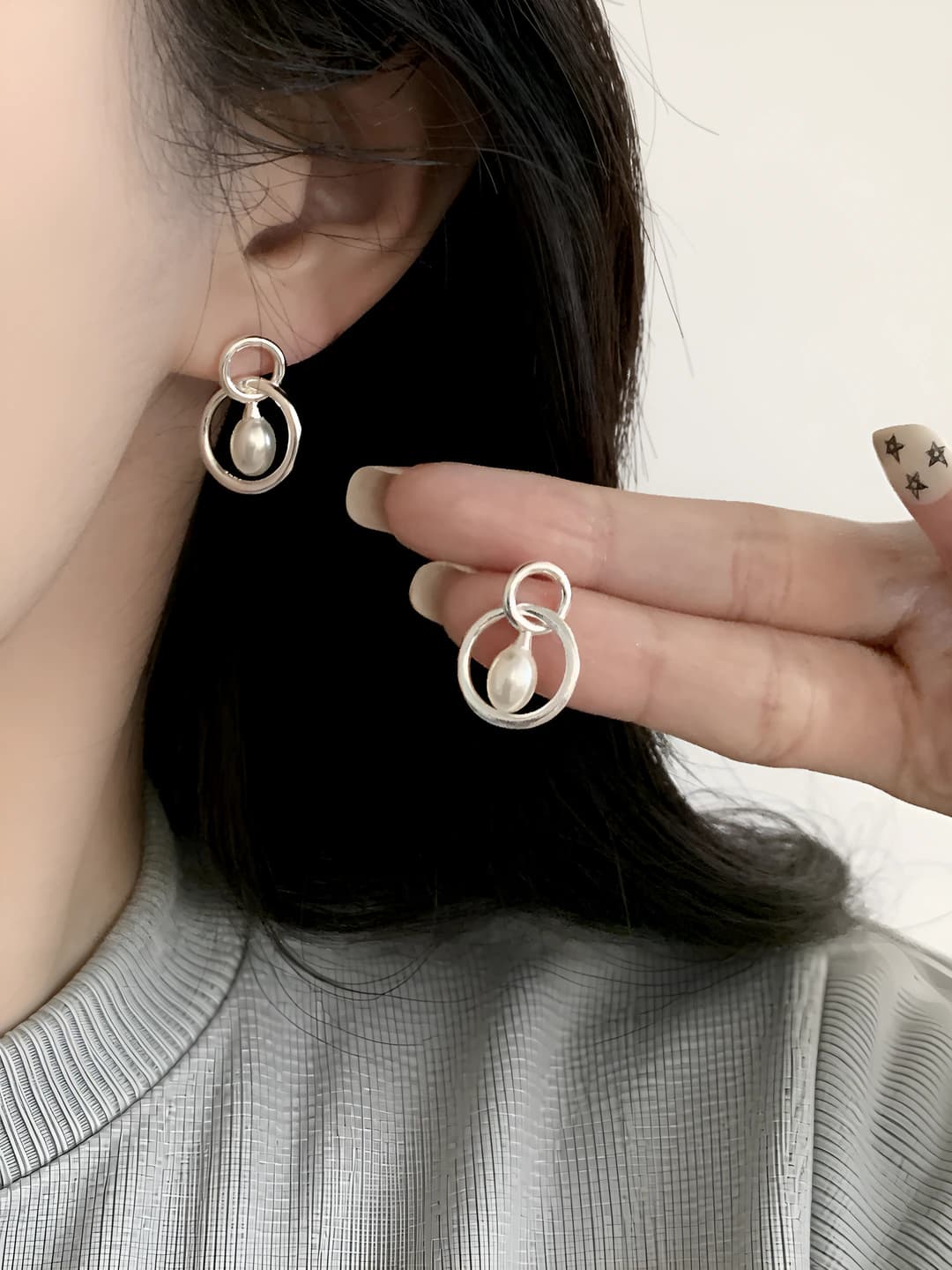 Women's earrings with double rings and pearls in Korean style, geometric shape, sweet and premium design