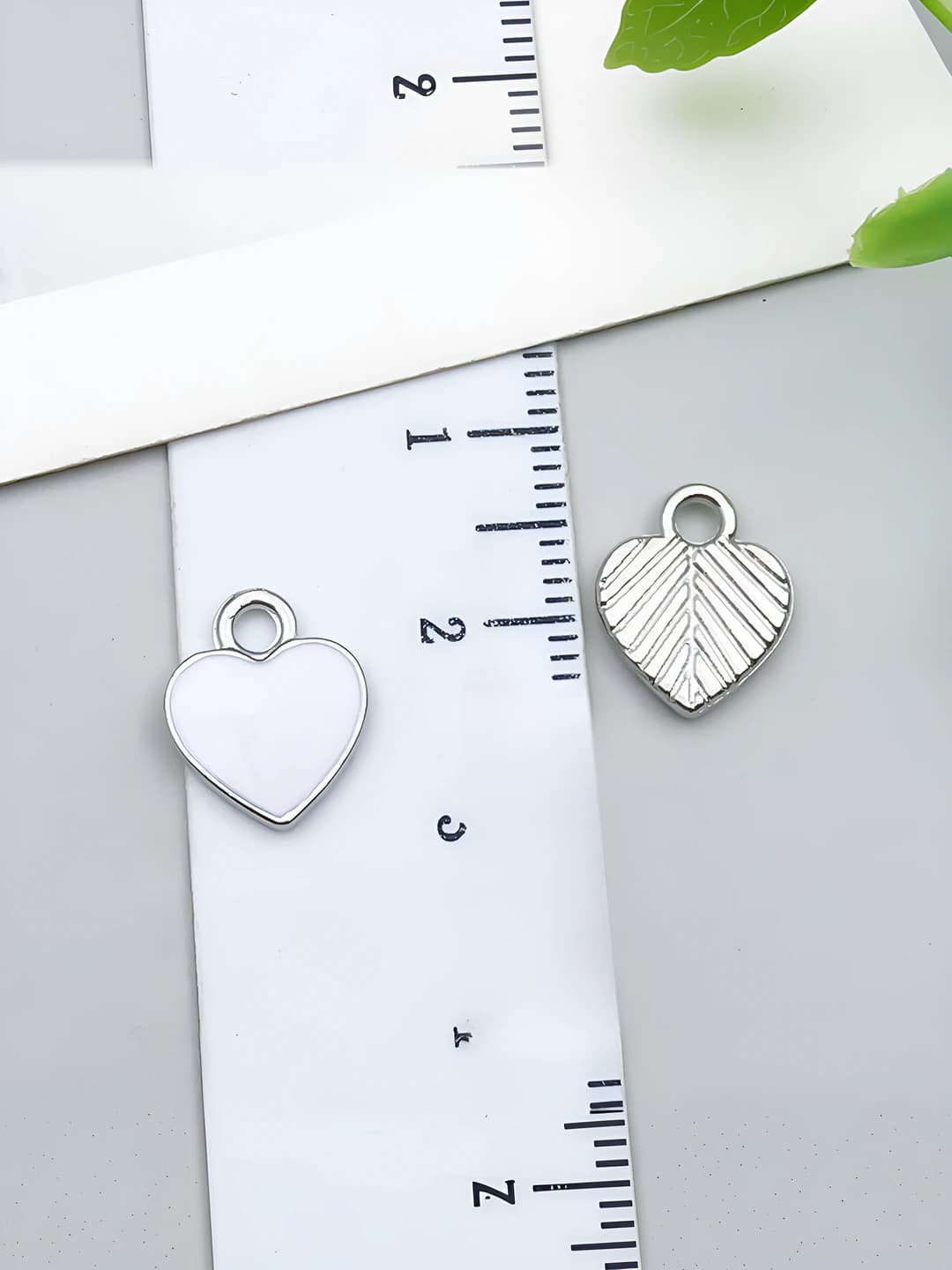 1 pc White K, White Peach Heart, 10x12mm, 0.5g