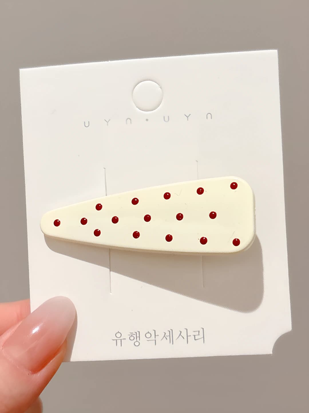 4# Red polka dot clip ~5.7cm