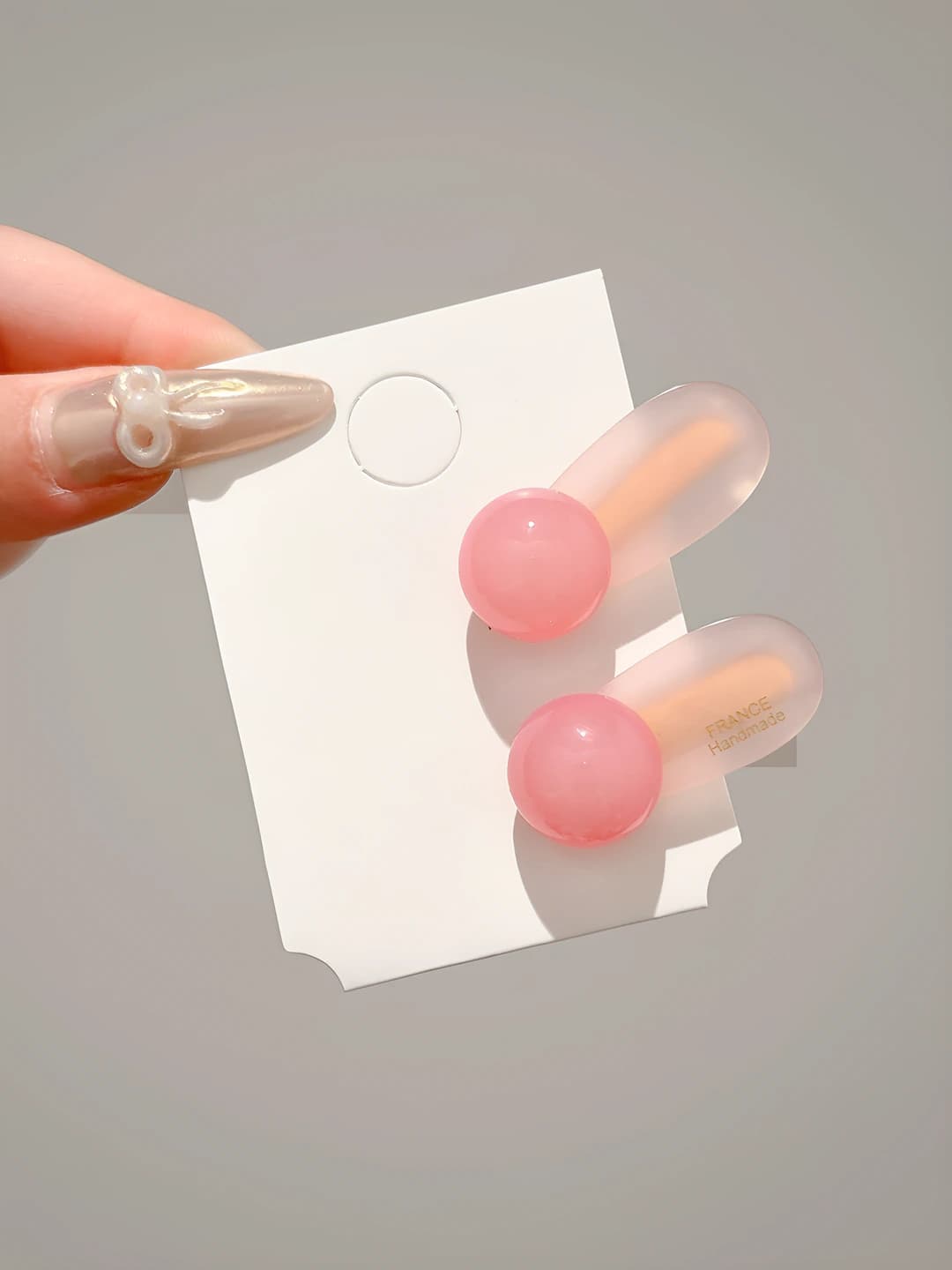 Light pink (~3.5 cm)