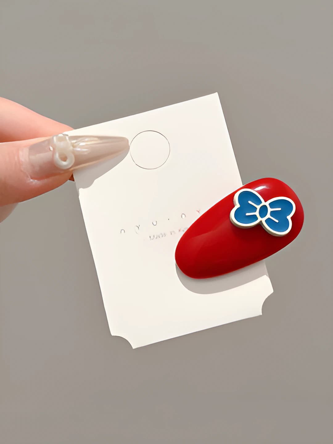 Red small clip, 4 cm