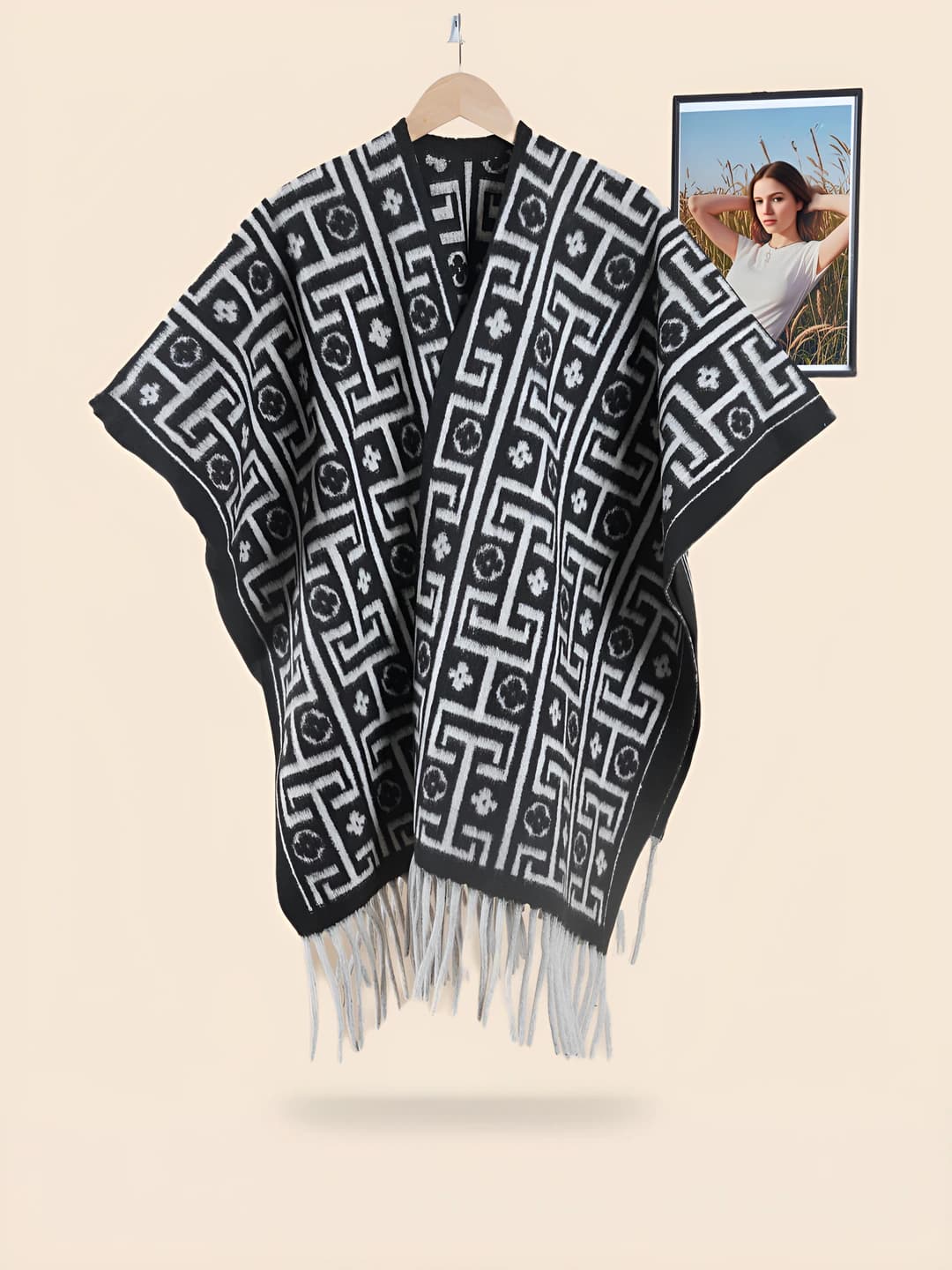 Maze pattern black