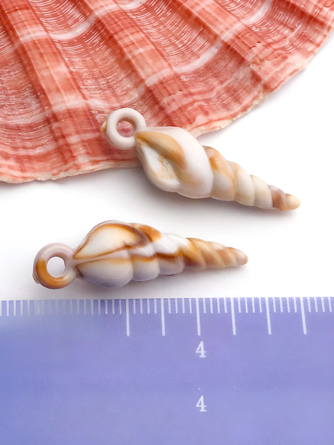 1 pc beige acrylic conch 9x32mm-1.6g