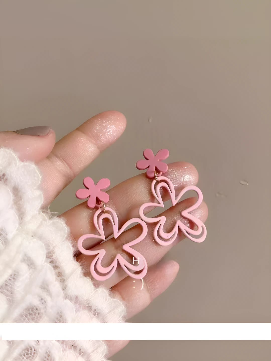 1# photo color (pair of small pink flowers)