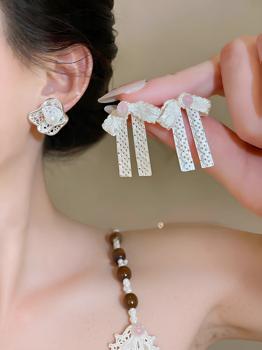 Women's earrings: silver post, zircon, bow shape, premium style, simple Korean style, earrings