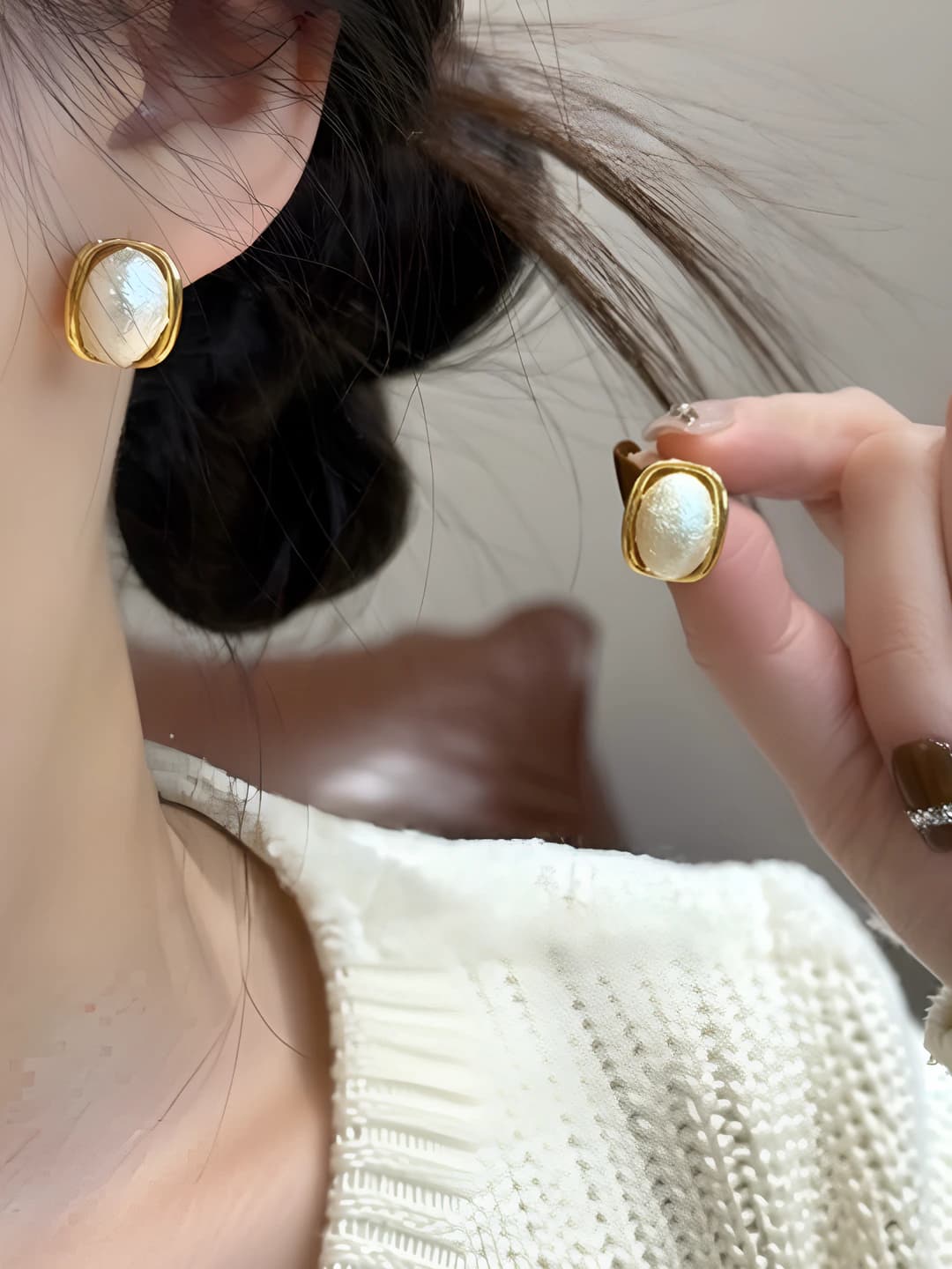 Women's French light luxury square cotton bead stud earrings, 2026 new model, high-end jewelry
