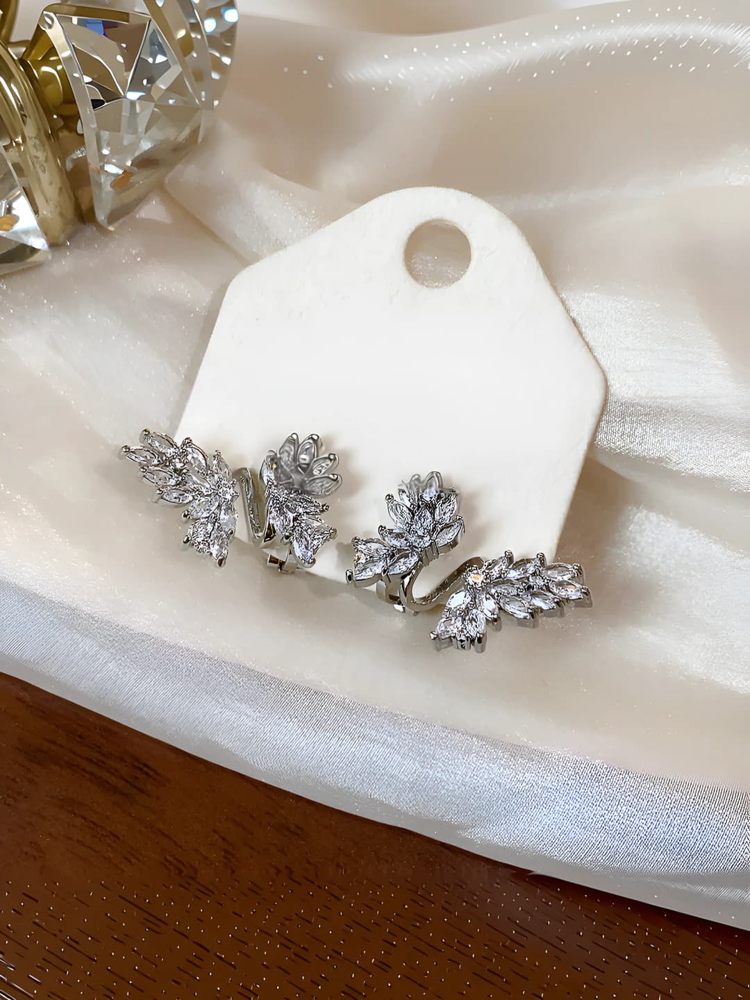 68 ear clip - silver