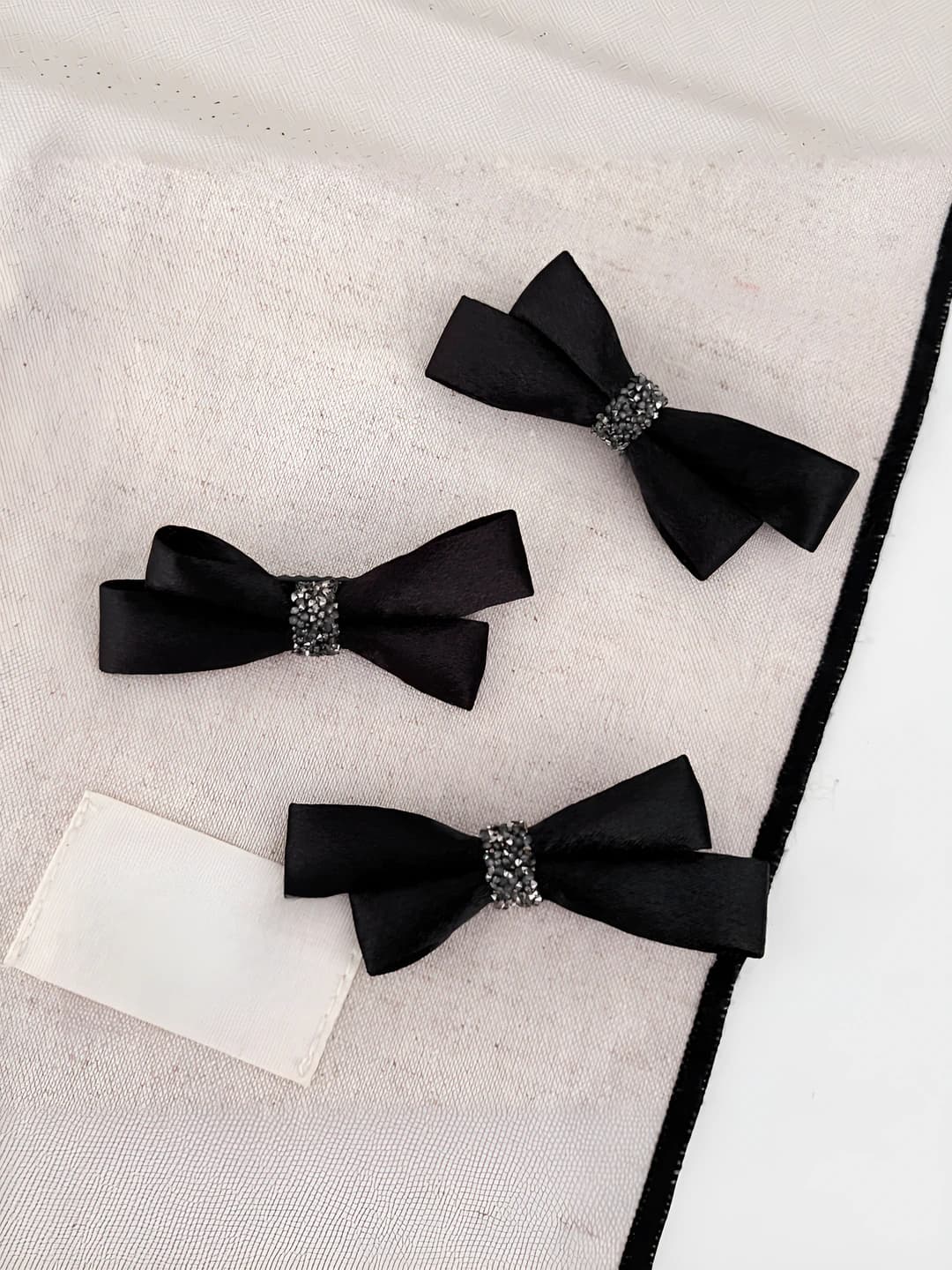 Women's retro rhinestone bow hair clip